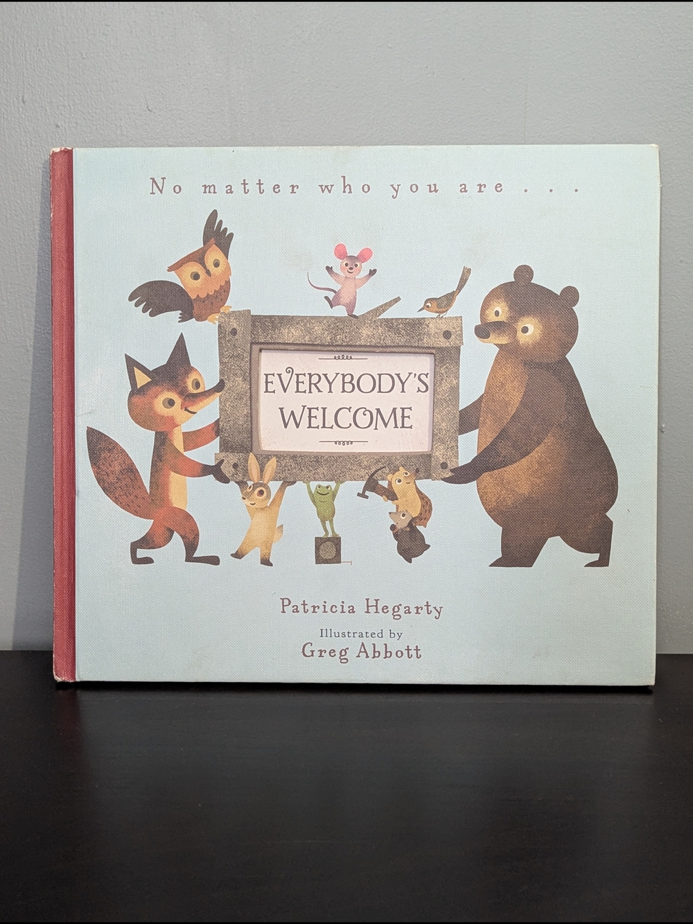4/$10 📚 Everybody's Welcome by Patricia Hegarty